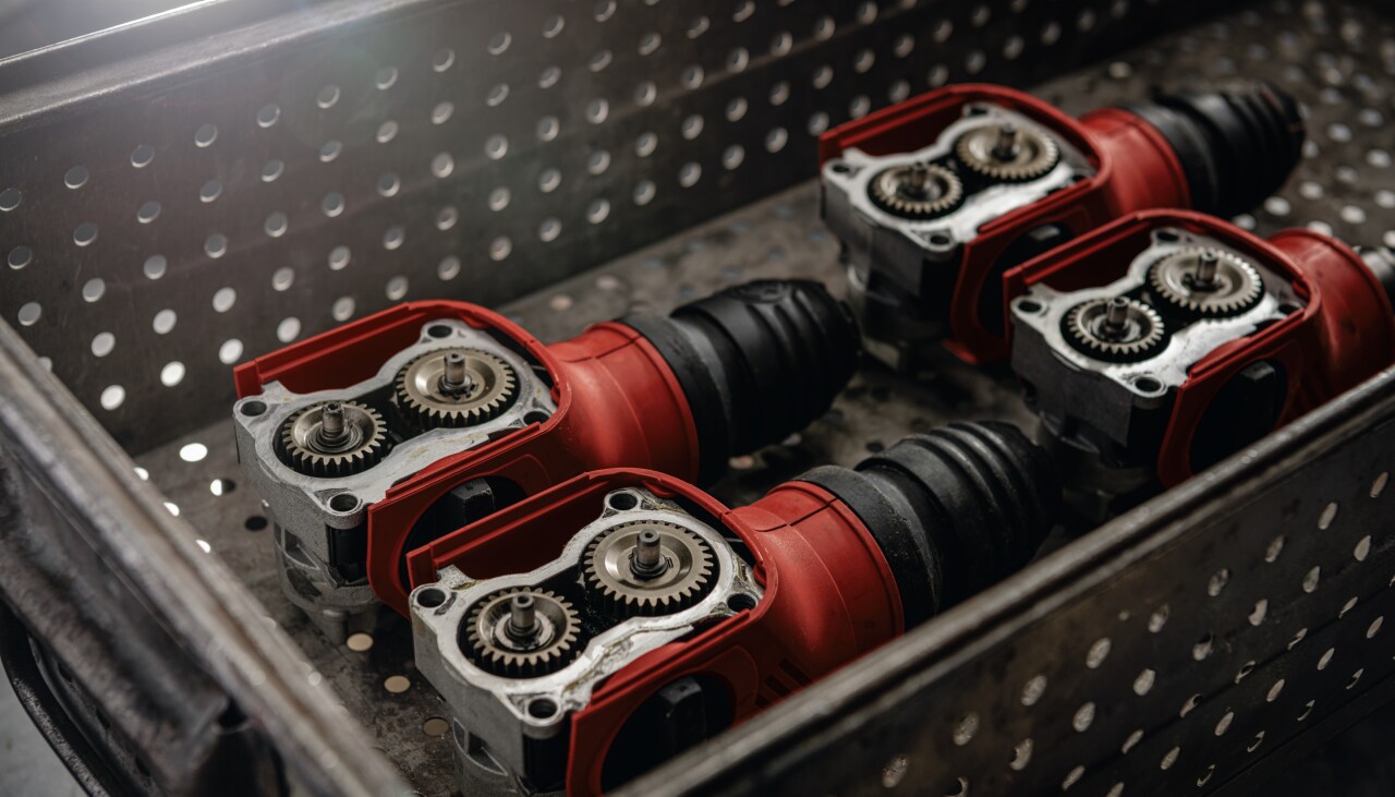 Rozebrané staré stroje Hilti