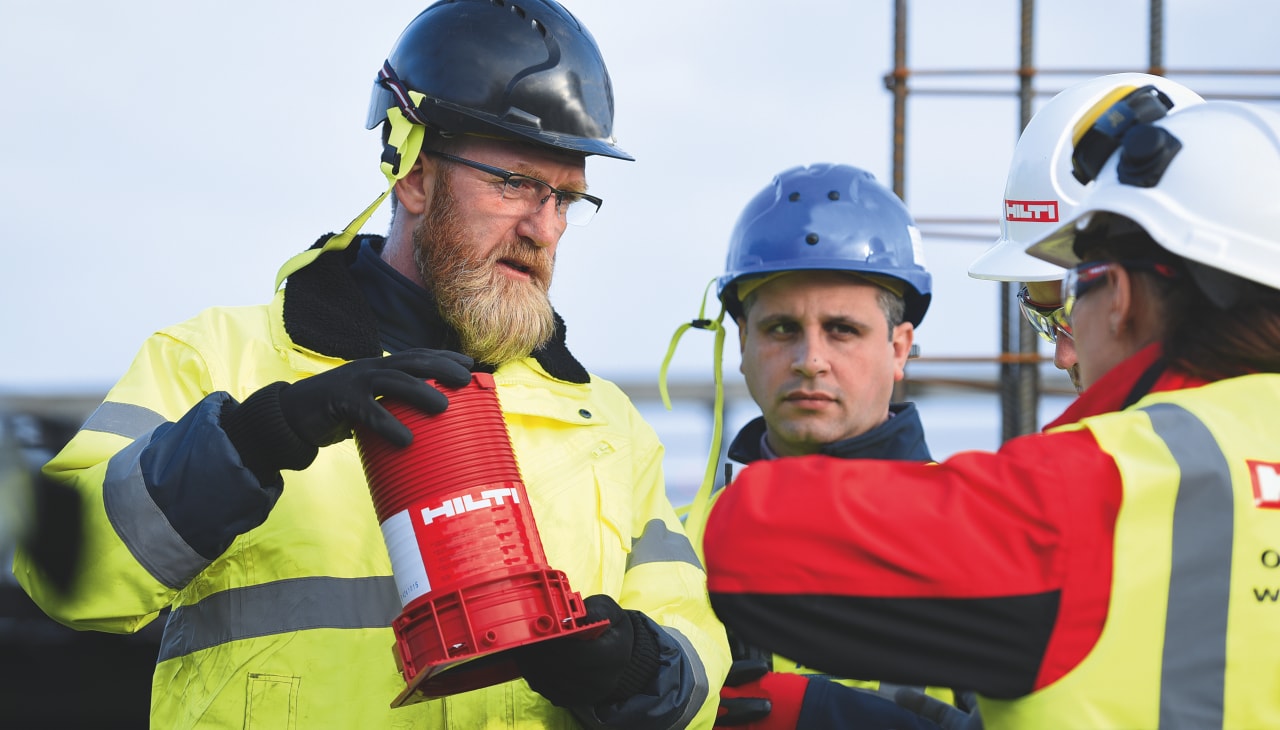 Inženýři řeší instalaci protipožárních prostupů