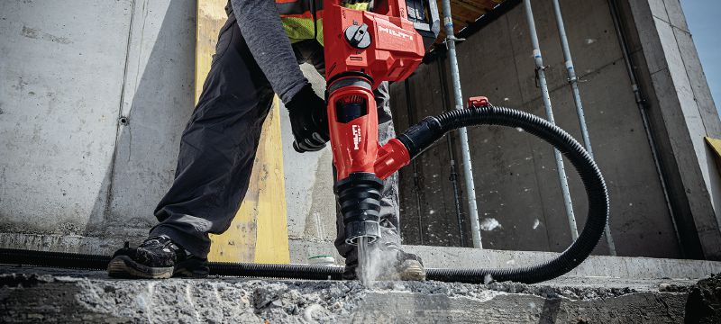 Akumulátorové vrtací kladivo TE 50-22 Kompaktní akumulátorové vrtací kladivo SDS Max (TE-Y) s nižší hmotností, větším výkonem a menšími vibracemi pro vrtání a sekání do betonu (akumulátor Nuron) Použití 1