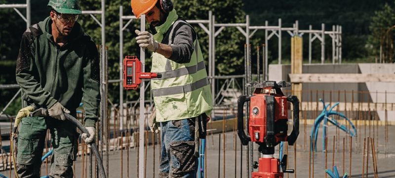 PR 40-22 rotační laser se sklonem v jedné ose Robustní venkovní rotační laser s automatickými funkcemi vyrovnání na velké vzdálenosti, zarovnávání, spádování a vyměřování pravých úhlů (platforma baterie Nuron) Použití 1
