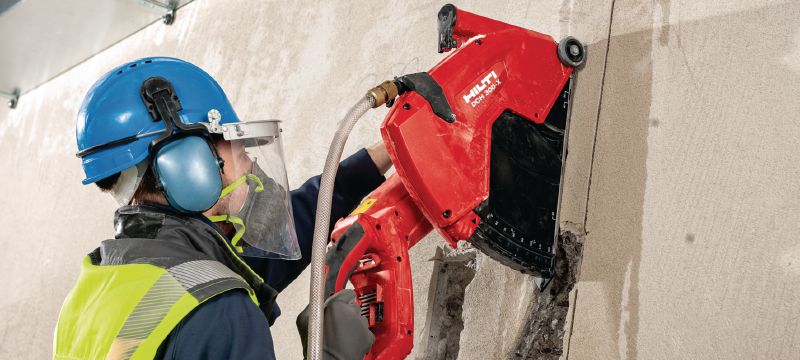 Elektrický řezač DCH 300-X Suchý i mokrý elektrický ruční diamantový řezač – řezání do hloubky 120 mm s 305mm kotoučem Použití 1