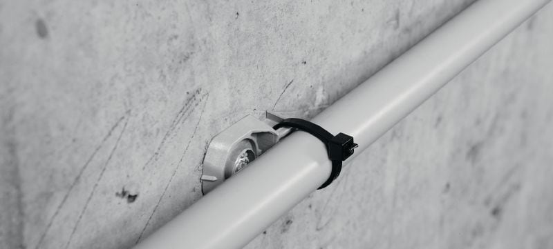 Kabelová příchytka X-ECT MX Plastová příchytka kabelů/potrubí pro použití s páskovanými hřeby Použití 1