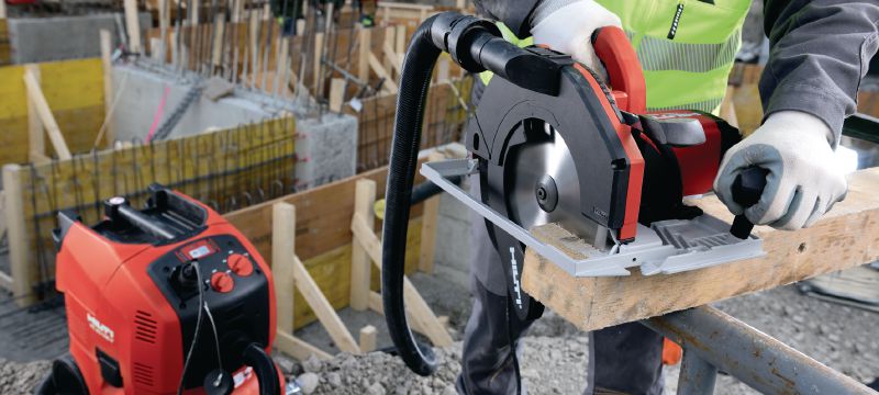 Okružní pila WSC 85 Okružní pila pro kombinované ponorné a křivkové řezy v masivních materiálech do maximální hloubky 85 mm Použití 1