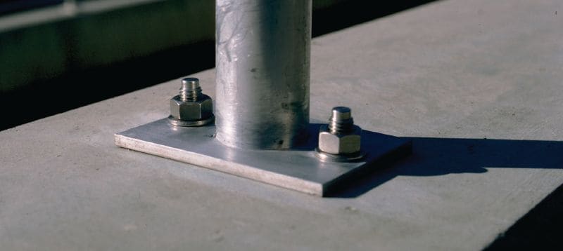 Expanzní kotva HSA-F HDG Velmi odolná klínová kotva pro každodenní statické zatížení v betonu bez trhlin (žárový pozink) Použití 1