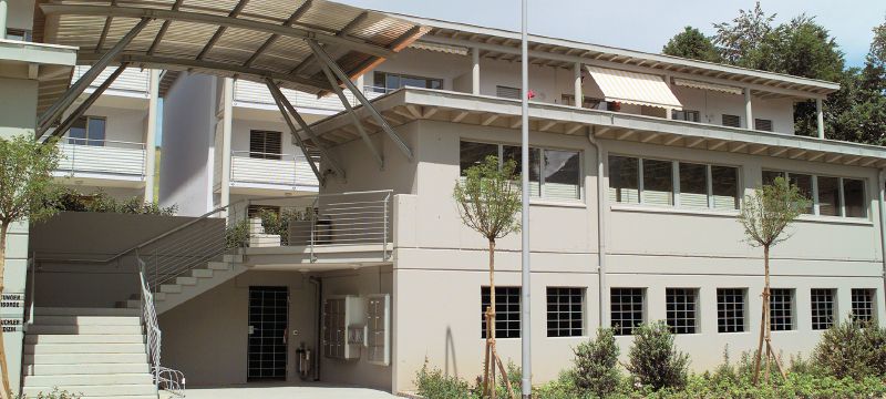 Expanzní kotva HST2 Každodenní standardní expanzní kotva pro beton s trhlinami (CS) Použití 1