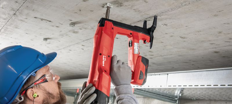 Kabelová příchytka X-UCT MX Univerzální plastová příchytka kabelů/potrubí pro použití se vsazovacími přístroji BX a GX Použití 1