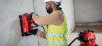 Drážkovačka DCH 150-SL Drážkovací stroj na vyřezávání drážek do zdí a podlah na instalaci kabelů, žlabů a potrubí v různých podkladových materiálech Použití 1