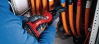 NCT 53 C-22 Akumulátorové nůžky na měděné a hliníkové kabely Akumulátorové nůžky na měděné a hliníkové kabely do 50 mm (platforma baterie Nuron) Použití 3