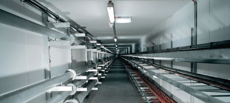 Expanzní kotva HSA-F HDG Velmi odolná klínová kotva pro každodenní statické zatížení v betonu bez trhlin (žárový pozink) Použití 1