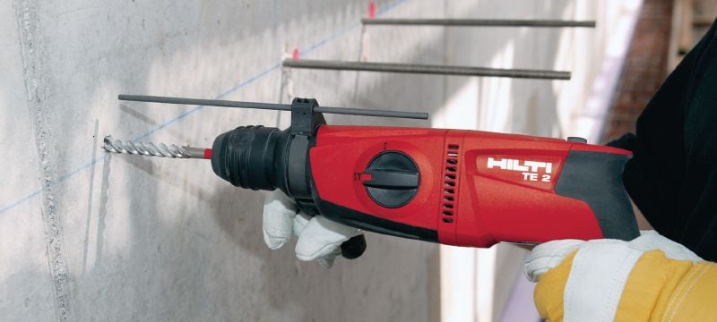 Vrtací kladivo TE 2 Kompaktní vrtací kladivo SDS Plus se dvěma režimy a pistolovou rukojetí na příklepové vrtání a vrtání bez příklepu Použití 1