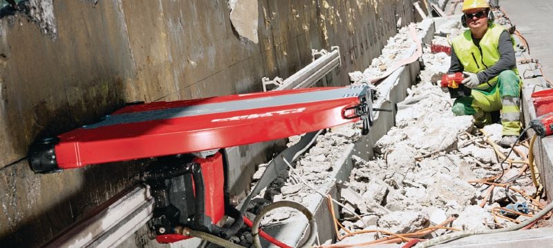 Equidist kotouč stěnové pily SPX MCL (60H: pro pily Hilti a Husqvarna®) Extra prémiový kotouč pro stěnové pily (15 kW) pro vysokou rychlost řezání a delší životnost v železobetonu (upínání 60H je kompatibilní se stěnovými pilami Husqvarna®) Použití 1