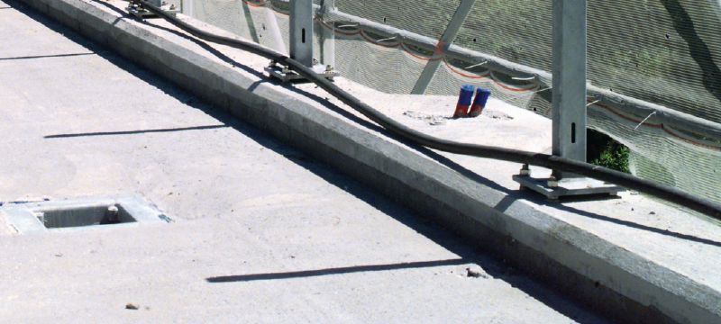 Lepicí hmota HIT-ICE Speciální lepicí hmota pro kotvení do betonu při velmi nízkých teplotách Použití 1