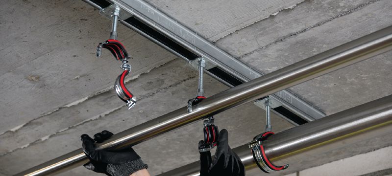 MP-U-I Rychloupínací potrubní objímka Galvanicky pozinkovaná potrubní objímka se zvukovou izolací a rychloupínacím závěrem pro maximální produktivitu při aplikacích se středním zatížením Použití 1