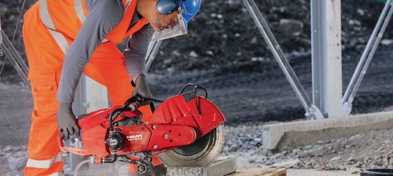 Rozbrušovací benzínová pila DSH 900-X (400 mm) Výkonná, benzínová rozbrušovací pila se snadno spustitelným motorem o zdvihovém objemu 87 cm3 a s automatickým sytičem - max. průměr kotouče 400 mm pro řezání do hloubky 150 mm Použití 1