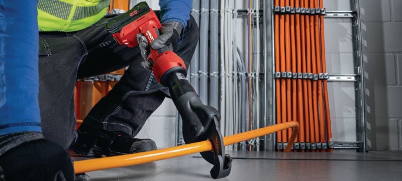 NCT 53 C-22 Akumulátorové nůžky na měděné a hliníkové kabely Akumulátorové nůžky na měděné a hliníkové kabely do 50 mm (platforma baterie Nuron) Použití 1