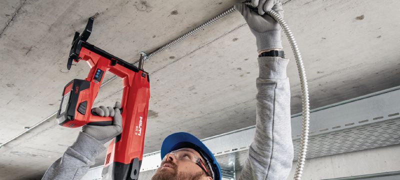 Kabelová příchytka X-FB MX Kovová kabelová příchytka pro použití s páskovanými hřeby Použití 1