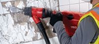 TE 500-22 SDS-Max Akumulátorové sekací kladivo Akumulátorové sekací kladivo v provedení SDS Max (TE-Y) pro bourání a sekání betonu nebo zdiva, s funkcí aktivního omezování vibrací (platforma baterie Nuron) Použití 2