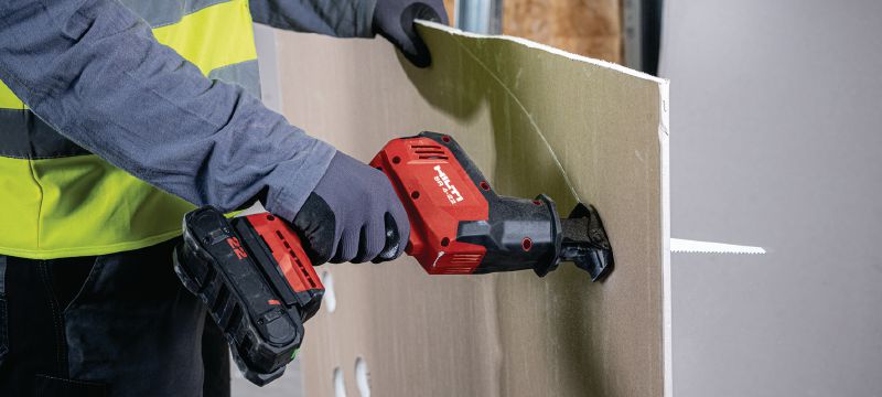 Jednoruční přímočará pila ocaska SR 4-22 Kompaktní a lehká akumulátorová jednoruční přímočará pila ocaska s bezkartáčovým motorem, pro každodenní bourací práce i pro rychlé, přesné řezání (platforma baterie Nuron) Použití 1