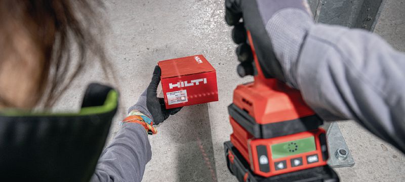 Rázový utahovák SIW 6AT-22 se středním krouticím momentem 22V rázový utahovák z výkonnostní třídy s robustním 1/2 třecím kroužkovým upnutím pro rychlejší a bezpečnější kotvení a šroubování Použití 1