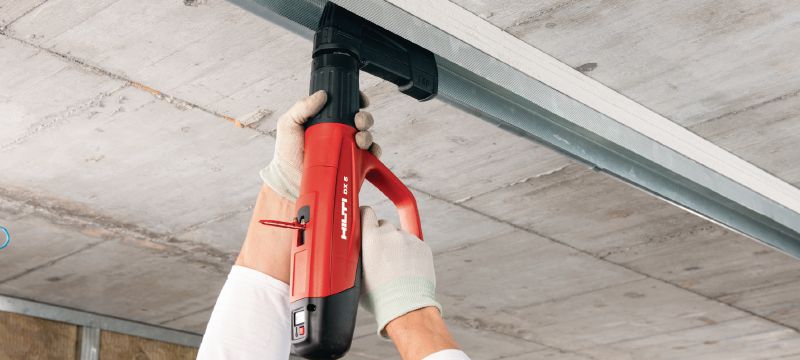 X-U MX hřeby do oceli a betonu (páskované) Vysoce výkonné páskované hřeby do betonu a oceli pro prachem poháněné přístroje Použití 1