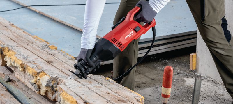 Přímočará pila ocaska SR 30 Přímočará pila ocaska na těžké sériové bourací práce a seřezávání s minimálními vibracemi a vysokým pohodlím Použití 1