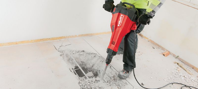 Bourací kladivo TE 2000-AVR Výkonné a extrémně lehké bourací kladivo s upínáním TE-S na bourání betonu Použití 1