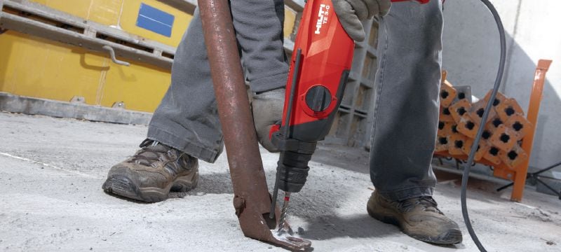 Vrtací kladivo TE 3-C Výkonné síťové vrtací kladivo SDS Plus se třemi režimy na příklepové vrtání, sekání a vrtání bez příklepu Použití 1