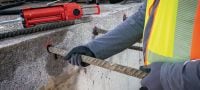 Lepicí hmota HIT-HY 200-R V3 Extra prémiová vytlačovací hybridní lepicí hmota se schválením pro dodatečné vlepování výztuží a kotvení patních desek do betonu Použití 5