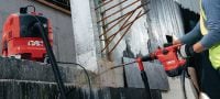 TE 50-AVR Kombinované kladivo Naše nejkompaktnější vrtací kladivo SDS Max (TE-Y), které je pro svou lehkost a ovladatelnost vhodné k pohodlnému vrtání a sekání do betonu, kamene a zdiva Použití 4