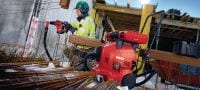 Vrtací kladivo TE 30-ATC/AVR Výkonné vrtací kladivo SDS Plus (TE-C) na náročné vrtání a opravné sekání do betonu, s aktivní kontrolou krouticího momentu (ATC) a aktivním omezováním vibrací (AVR) Použití 1