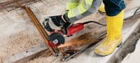Úhlová bruska AG 125-13S 1300W úhlová bruska s uhlíkovým motorem s dlouhou životností pro řezání a broušení pomocí kotoučů o průměru do 125 mm Použití 5