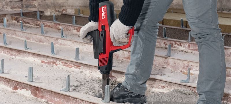 Spřahovací kotva X-HVB Spřahovací kotvy pro konstrukce z kompozitních nosníků Použití 1