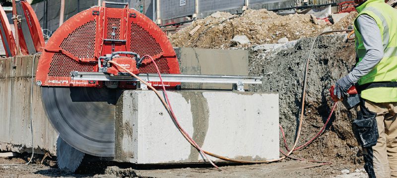 Stěnová pila DST 20-CA 2nd Elektrická stěnová pila pro těžké řezací práce s pomocníkem řezání a elektronickou řídicí jednotkou (bez externího E-boxu) Použití 1