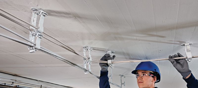 Držák kabelů X-ECH MX Plastový držák kabelových svazků pro použití s páskovanými hřeby Použití 1