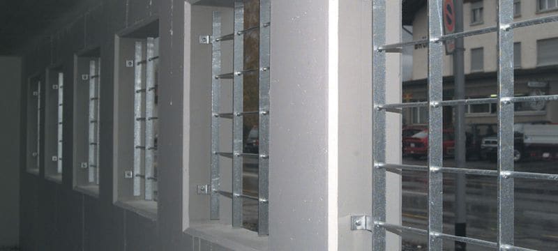 Úderová kotva HKD-SR SS316 Součástí sady nástrojů je korozivzdorná zarovnaná kotva pro venkovní použití (z nerezové oceli) Použití 1