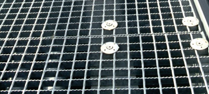 Držák podlahových roštů (pozink) X-FCM-M Držák roštů pro závitové hřeby pro použití v mírně korozivním prostředí Použití 1