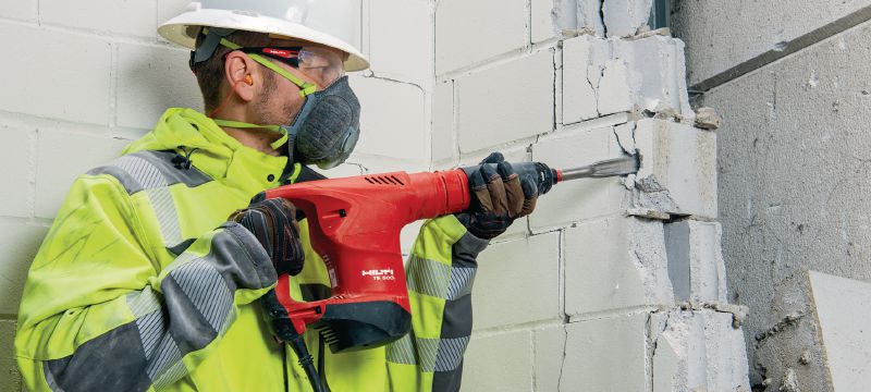 TE 500 SDS-Max Sekací kladivo Sekací kladivo SDS Max (TE-Y) pro lehké sekací práce v betonu a zdivu Použití 1