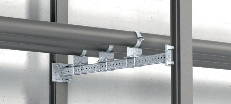 MI-SGC M12 Žárově pozinkovaná (HDG – Hot-Dip Galvanized) jednoduchá nosníková svorka k připojování ocelových patních desek MIQ k ocelovým sloupům Použití 1