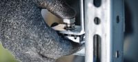MT-C-LL1 FL Předmontovaný úhelník Pravoúhlá spojka s předmontovanou maticí Fast-Lock a čepem pro montáž konstrukcí vzpěrných kanálů. Použití 3
