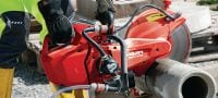 Benzínová rozbrušovací pila DSH 600-X (300 mm) Kompaktní a lehká benzinová pila (63 cm3) s horní rukojetí a brzdou kotouče, pro hloubku řezání do betonu, zdiva a kovu až 120 mm pomocí kotoučů o průměru 300 mm Použití 3
