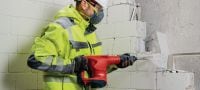 TE 500 SDS-Max Sekací kladivo Sekací kladivo SDS Max (TE-Y) pro lehké sekací práce v betonu a zdivu Použití 2