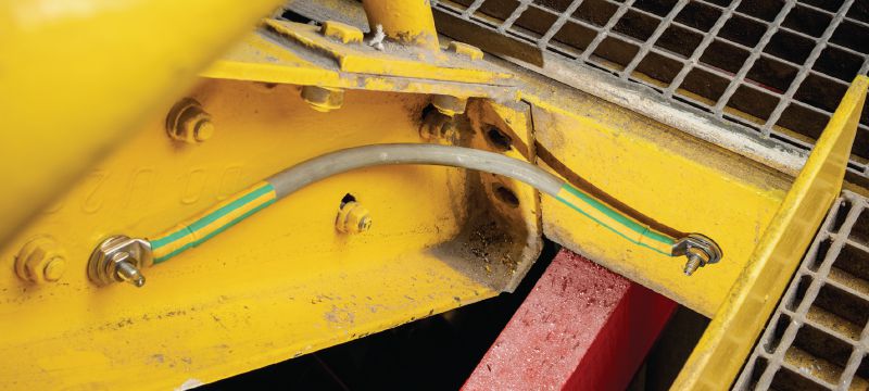 Závitový čep S-BT ER HC Závitové zašroubování (nerezová ocel, metrický závit) pro elektrické připojení na ocel ve středně vysoce korozivním prostředí, doporučený maximální průřez připojeného kabelu 120 mm² Použití 1