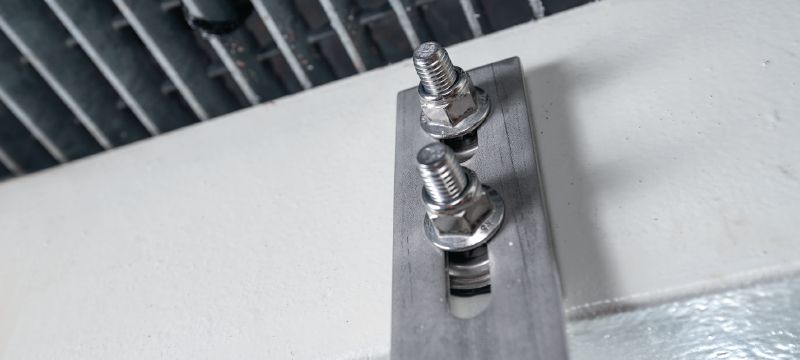 Závitový čep F-BT-MR Závitový čep z nerezové oceli pro použití s difúzní svářečkou Hilti Použití 1