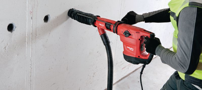 Kombinované kladivo TE 60-AVR Všestranné a výkonné kombinované kladivo SDS-Max (TE-Y) s aktivním omezováním vibrací pro těžké vrtání a sekání do betonu Použití 1