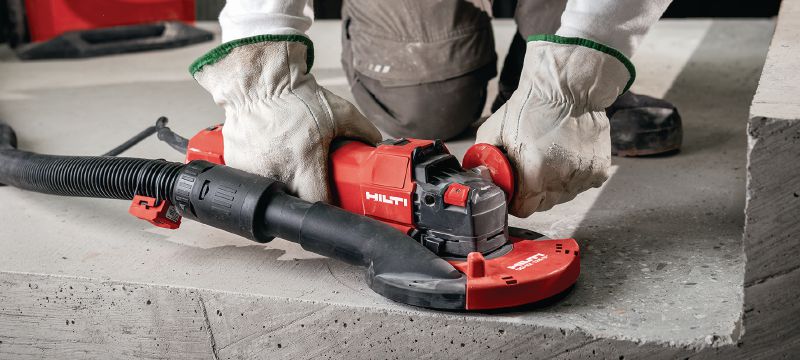 Úhlová bruska AG 150-20SE Bezuhlíková úhlová bruska s regulací otáček a posuvným spínačem pro řezání a broušení kovu, betonu a zdiva s kotouči až do 150 mm (2 000 W) Použití 1