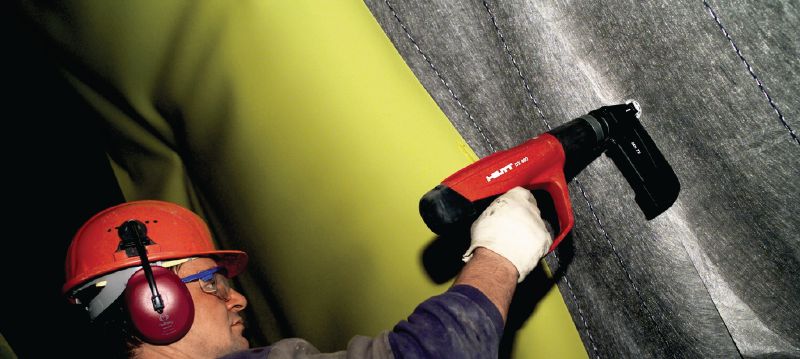 Měkká podložka X-SW 30 MX Měkká podložka k použití s páskovanými hřebíky pro upevnění hydroizolační membrány k betonu nebo plnému zdivu Použití 1