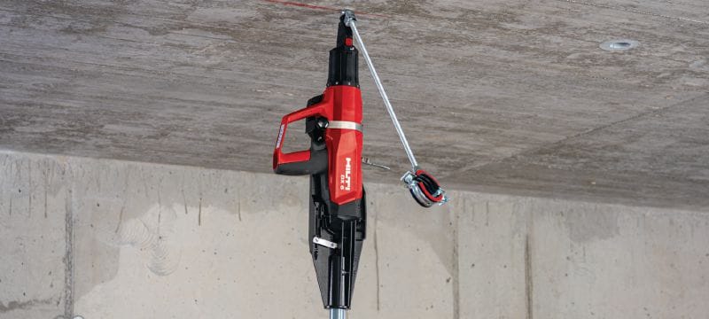 Sada s prachem poháněnou hřebíkovačkou DX 6 Plně automatická prachem poháněná hřebíkovačka – sada na stěny a bednění Použití 1