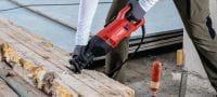 Přímočará pila ocaska SR 30 Přímočará pila ocaska na těžké sériové bourací práce a seřezávání s minimálními vibracemi a vysokým pohodlím Použití 1