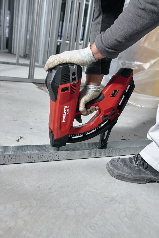 Hřeby do betonu (páskované) X-C G3 MX Standardní páskované hřeby do betonu a dalších základních materiálů pro plynem poháněný stroj GX 3 Použití 1