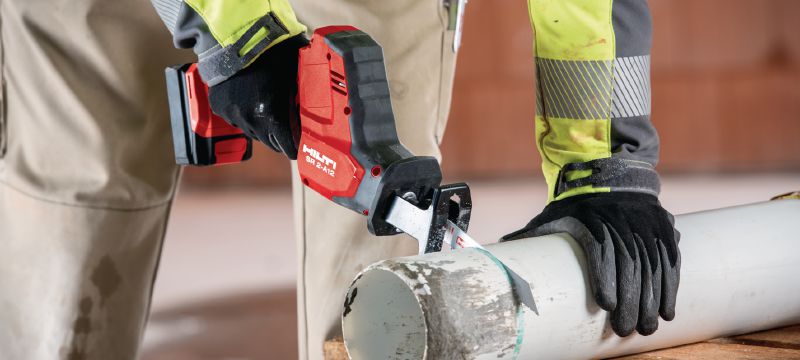 Přímočará pila ocaska SR 2-A12 Akumulátorová přímočará pila ocaska na lehké demolice, s LED světlem – konstruováno pro nízké vibrace, hladké řezání Použití 1